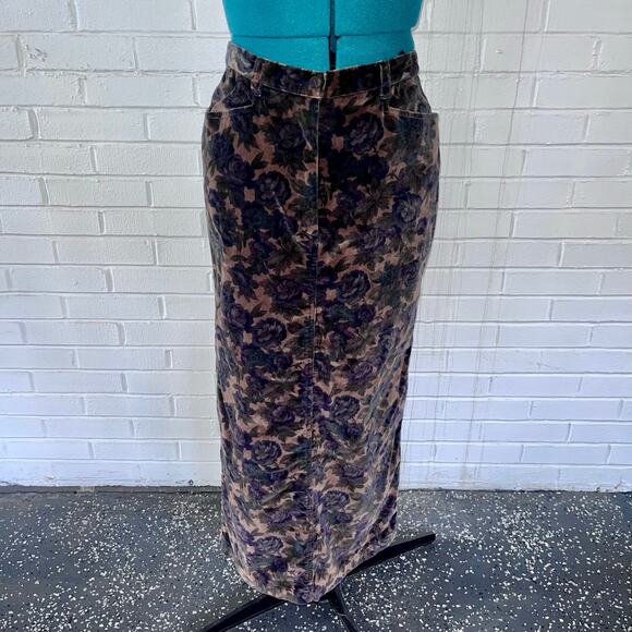 Jones New York Dresses & Skirts - Vintage 90s floral velvet maxi skirt